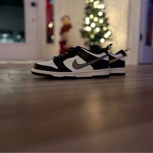 Gold and black dunks